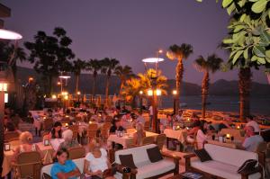 Restaurace v ubytování Maris Beach Hotel