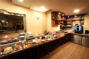 Kuchnia lub aneks kuchenny w obiekcie Hotel Roudna