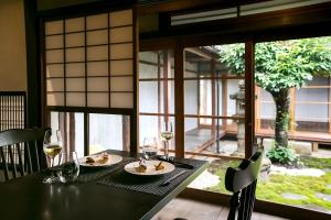 Restoranas ar kita vieta pavalgyti apgyvendinimo įstaigoje NIPPONIA Sasayama Castle Town Hotel