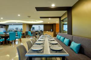 ห้องอาหารหรือที่รับประทานอาหารของ SiRi Ratchada Bangkok