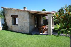 Vonkajšia záhrada v ubytovaní Casa rural con piscina Viña de Millan