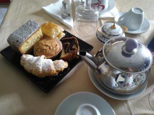 Jedlo v ubytovaní bed & breakfast alebo blízkom okolí