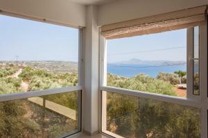 Gallery image of MG House with Sea and Garden view in Korakiaí