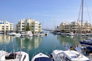 Zdjęcie z galerii obiektu Apartamento Acuario 4 w mieście Benalmádena