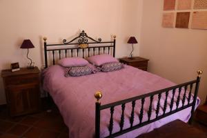Postel nebo postele na pokoji v ubytování Casa los Almendros + 37 fotografií