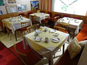 Restauracja lub miejsce do jedzenia w obiekcie Frühstückspension Blasge