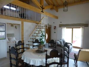 מסעדה או מקום אחר לאכול בו ב-Casa Retiro de Lisei