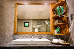 Koupelna v ubytování Naiyang Park Resort - SHA Extra Plus