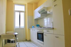 Küche/Küchenzeile in der Unterkunft stayINN Dresden