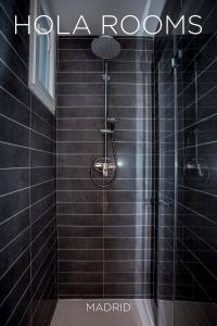 Ένα μπάνιο στο Hola Rooms