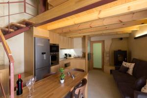 A kitchen or kitchenette at Evans House II