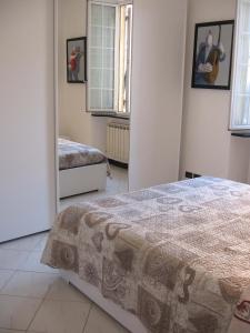 Gallery image of Stanza d'artista in Genova