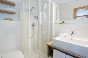 A bathroom at Hotel B&B Martha