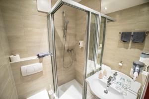 Stadthotel Kramer的一间浴室