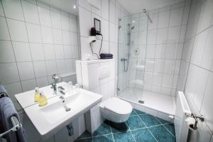 Stadthotel Kramer的一间浴室