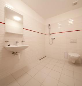 Koupelna v ubytování Hotel Limba CTT