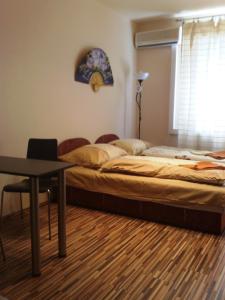 Cama o camas de una habitación en Top Apartment Budapest