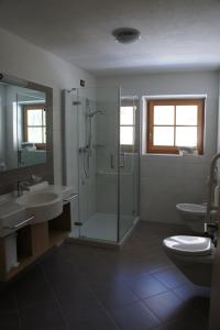 Phòng tắm tại Ferienhaus Staudacher