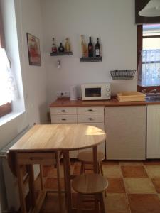 A kitchen or kitchenette at Villa Pedro