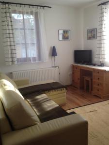 A television and/or entertainment centre at Villa Pedro