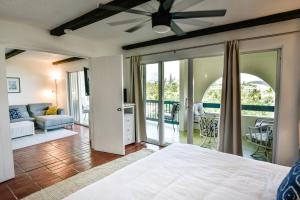 Gallery image of Bay View in St Thomas