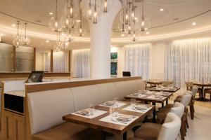 Restoran atau tempat lain untuk makan di Iberostar Waves Berkeley Shore