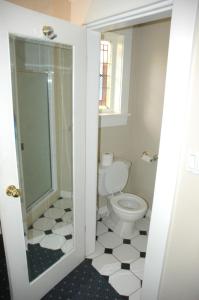 Salle de bains dans l'établissement Windsor Guest House