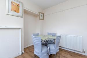 Gallery image of DAGENHAM 3 BEDROOMS2BATHS in Dagenham