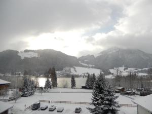 Fotografia z galérie ubytovania Hotel Garni Bernhard am See v destinácii Walchsee
