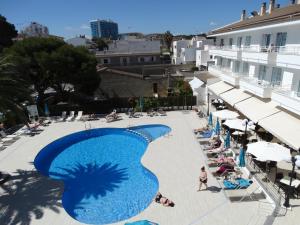 Bazén v ubytování Maracaibo Aparthotel nebo v jeho okolí