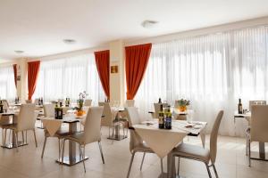 Restaurace v ubytování Hotel Bella Lazise