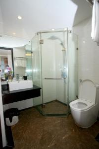 Phòng tắm tại Seoul Hotel Doi Can