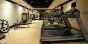 Fitness centrum a/nebo fitness zařízení v ubytování Banyan Tree Hangzhou