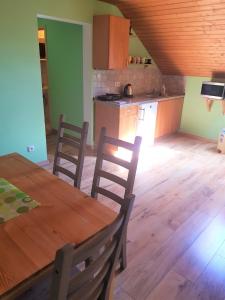 Kuchyň nebo kuchyňský kout v ubytování Apartmány Sára