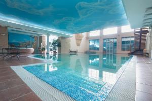 Bazén v ubytování Tsunami Spa Hotel nebo v jeho okolí