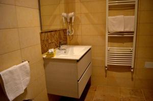 Koupelna v ubytování B&B Domus Palmi + 37 fotografií