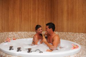 Hostia v ubytovaní MenDan Magic Spa & Wellness Hotel