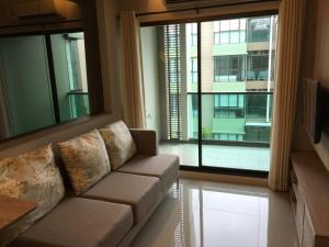 Ruang duduk di Lumpini Park Beach Chaam D302