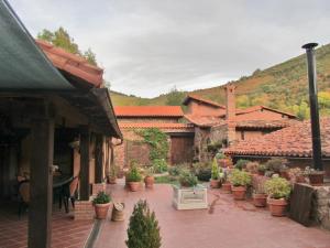 ห้องอาหารหรือที่รับประทานอาหารของ Casa de Montaña La Solana de Turza