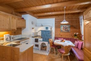 Kuchyňa alebo kuchynka v ubytovaní Bio-Holzhaus und Landhaus Heimat