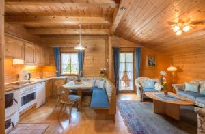 Posedenie v ubytovaní Bio-Holzhaus und Landhaus Heimat