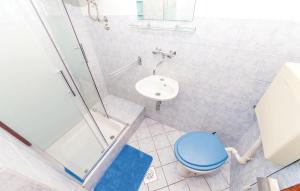 Ένα μπάνιο στο Apartment Slavica