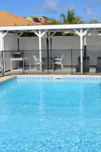 Villa Améthyste avec grande piscine privée, jardin clos, parking privé 내부 또는 인근 수영장