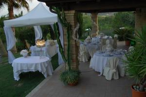 A garden outside Agriturismo Tenuta Sol Alto