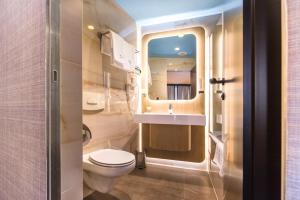 A bathroom at Eurostars Sofia City