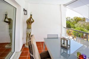 Ein Balkon oder eine Terrasse in der Unterkunft Luxury Apartments with private swimming pool