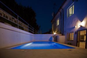 Der Swimmingpool an oder in der Nähe von Luxury Apartments with private swimming pool