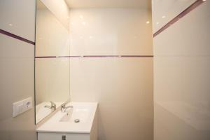 Ein Badezimmer in der Unterkunft Luxury Apartments with private swimming pool