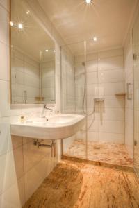 Bathroom sa Hotel Stolberg