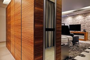 TV a/nebo společenská místnost v ubytování Warwick Stone 55 Hotel Beirut